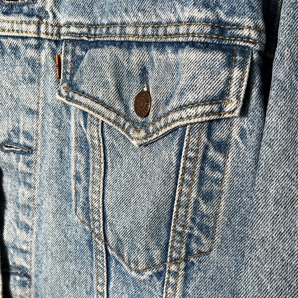 Vintage Levi’s Jean Jacket - Picture 4 of 7